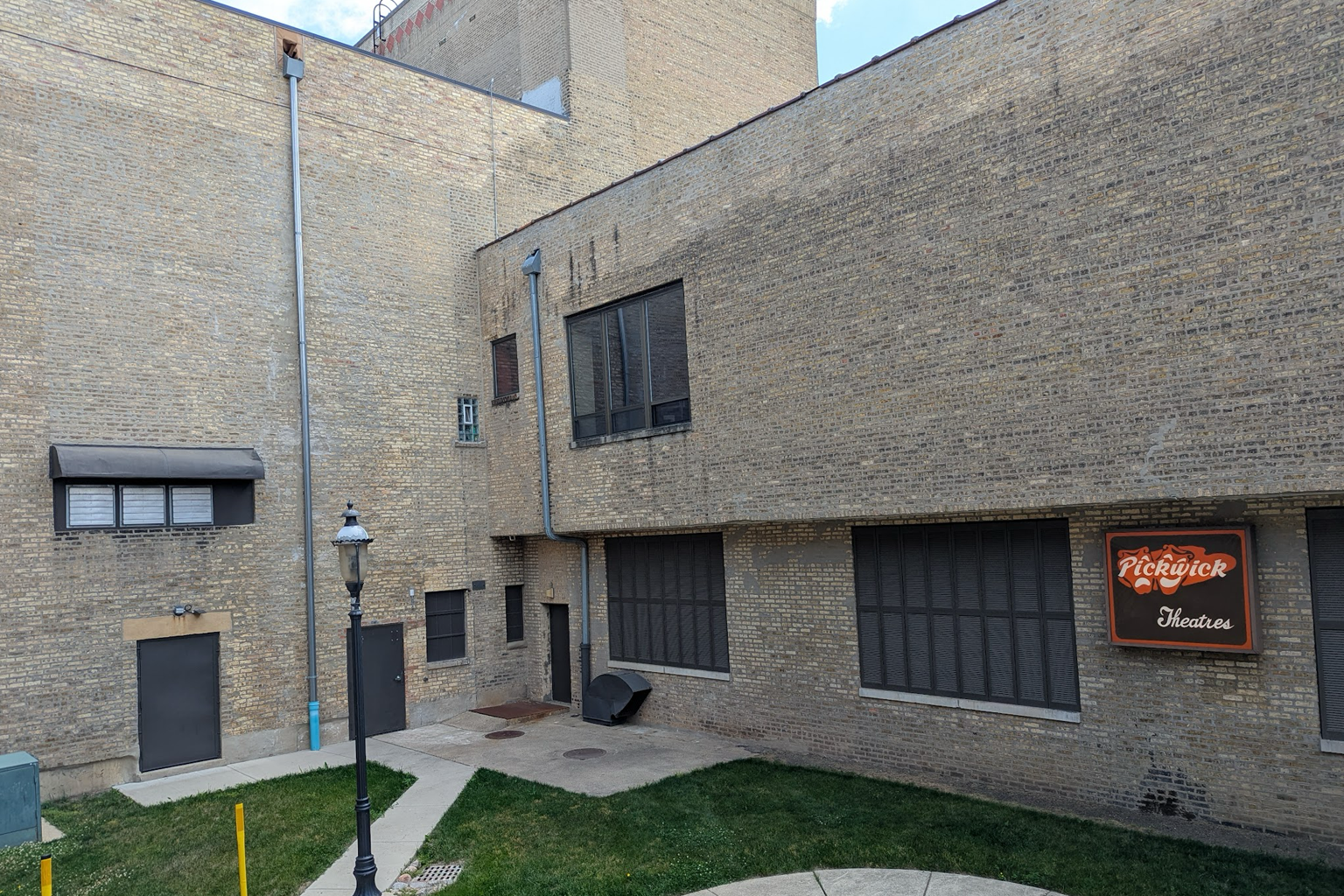 Left plaza before renovation