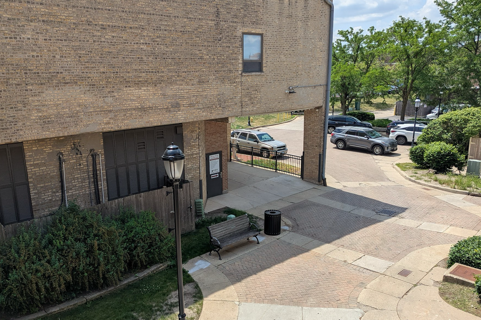 Right plaza before renovation
